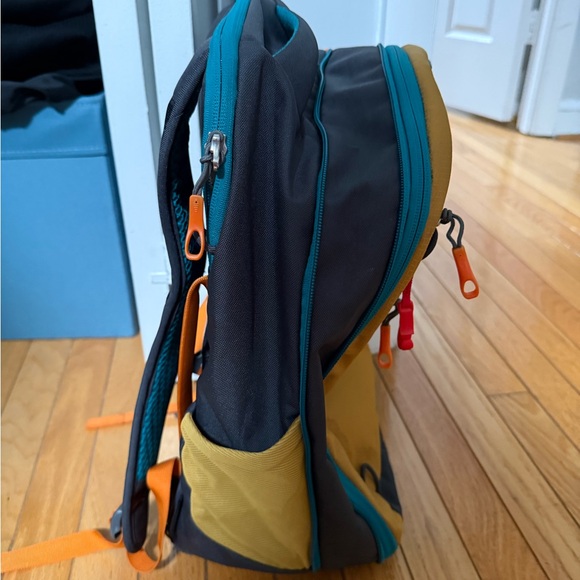 Osprey Daylite Backpack - Mustard and Orange - Picture 4 of 4